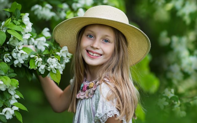 apple-blossom-portraits-at-devylder-farm-with-Birchblaze_0022